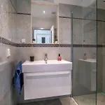 Lägenhet Cozy 2-bedroom Bratislava