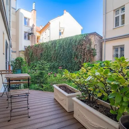 Cozy 2-bedroom Apartamento *