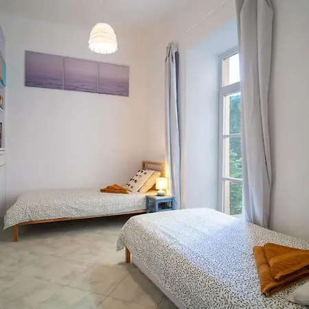 Cozy 2-bedroom アパート