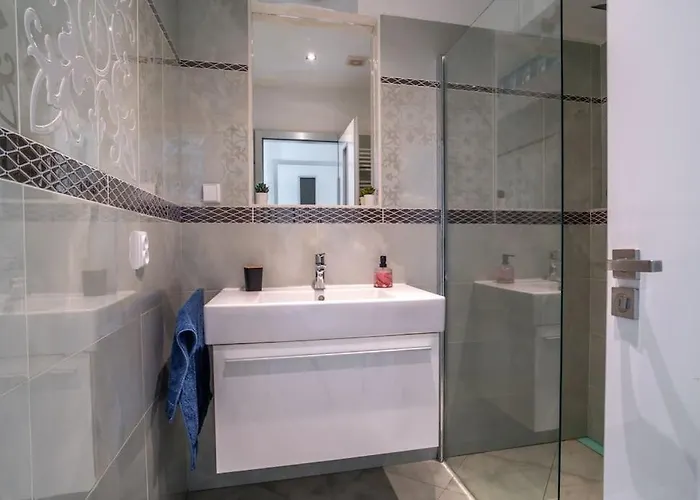 Lägenhet Cozy 2-bedroom Bratislava