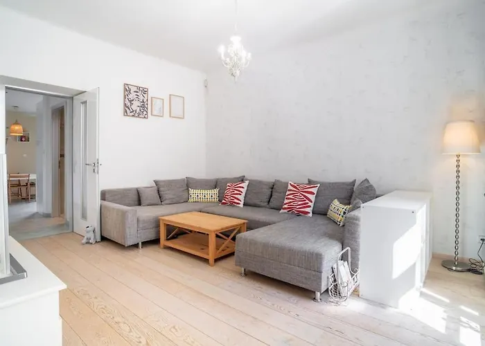 Cozy 2-bedroom Lägenhet